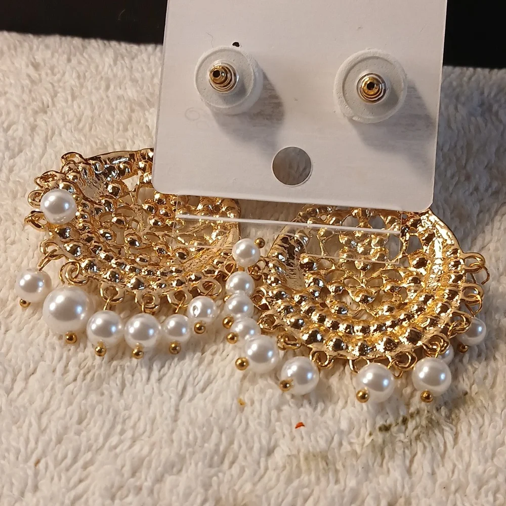 Gold Tone Pearls And Purple Stones Pierced Earrings